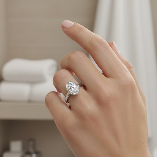 Кольцо Солитер с овальным бриллиантом